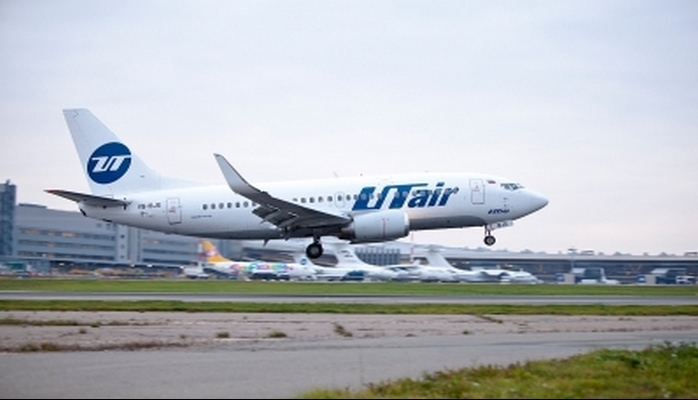 Bakıdan Surquta uçan təyyarə təcili eniş etdi