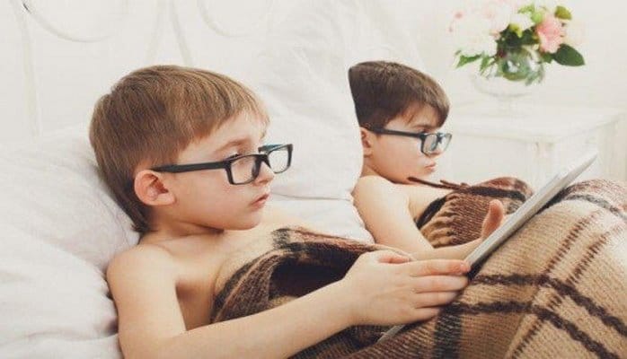 Uşaqlarına telefon verən valideynlərə pis xəbər: Bu xəstəliklər qaçılmazdır