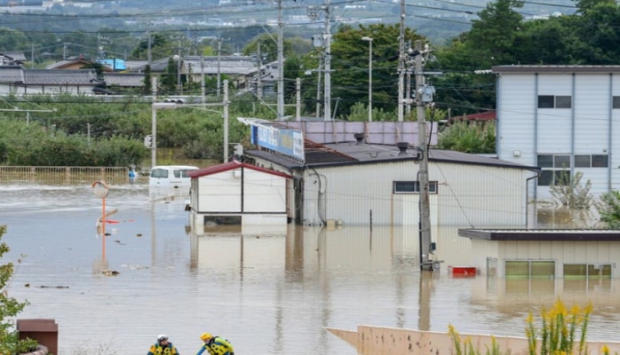 Из-за тайфуна в Японии серьезно пострадали заводы Hitachi и Panasonic