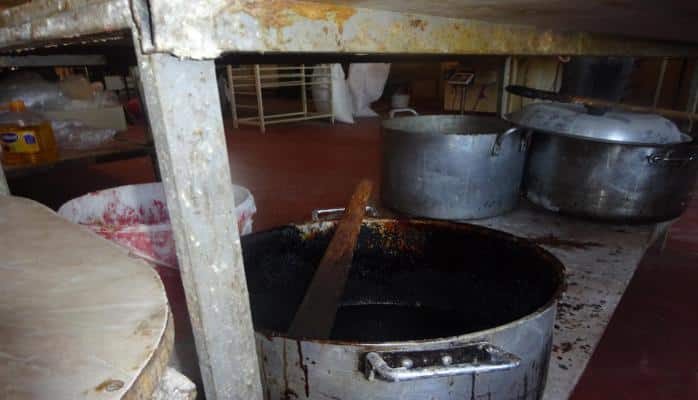 В Баку закрыта хлебопекарня, работающая в антисанитарных условиях