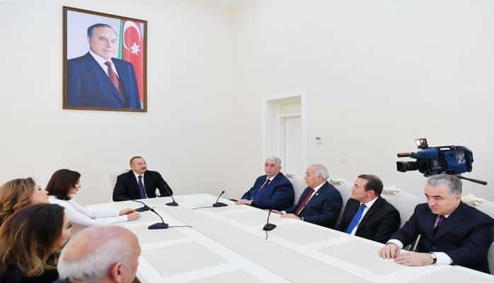 Президент Ильхам Алиев: Происходящие в мире процессы глобализации волей-неволей отражаются и на азербайджанском языке, мы должны защитить его от внешнего воздействия