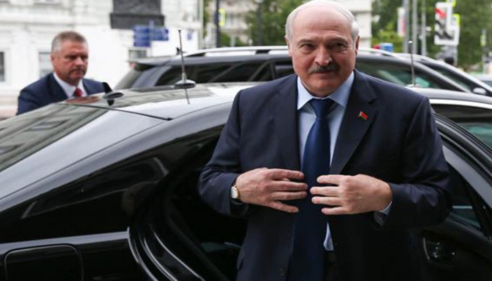 Lukaşenkoya 165 minlik “Tesla”nı kim hədiyyə edib?