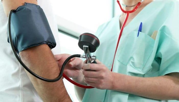 Koronavirusla qan təzyiqi arasında əlaqə müəyyən edildi