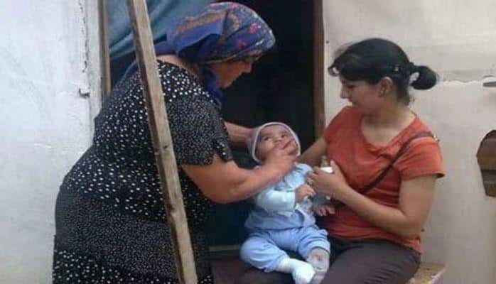 Meyvə tumlarını uşaqların ağzına özümüz üfürürük