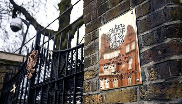 Лондон не выдает российским дипломатам визы