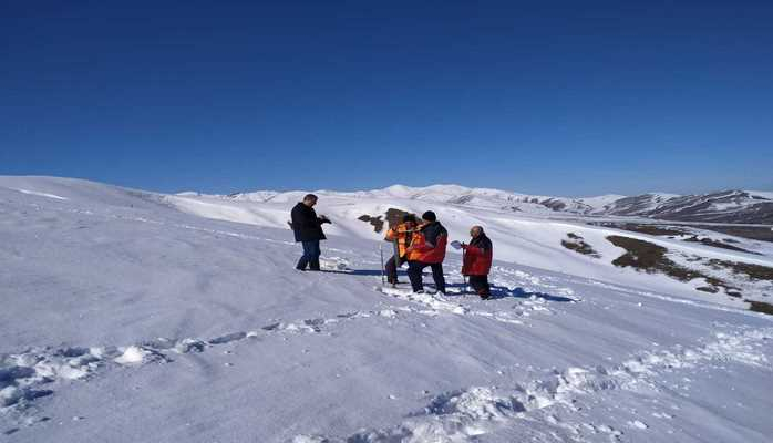 В высокогорных территориях Азербайджана проводятся снегоизмерительные работы