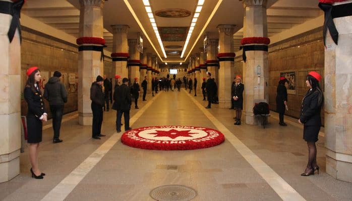 Metropoliten o gecə işləməsəydi...