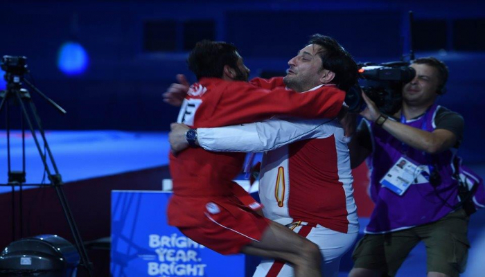 Baş məşqçi: Onun çiyni medal qazanmağına imkan vermədi