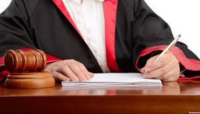 Azərbaycanda altı hakim cəzalandırıldı