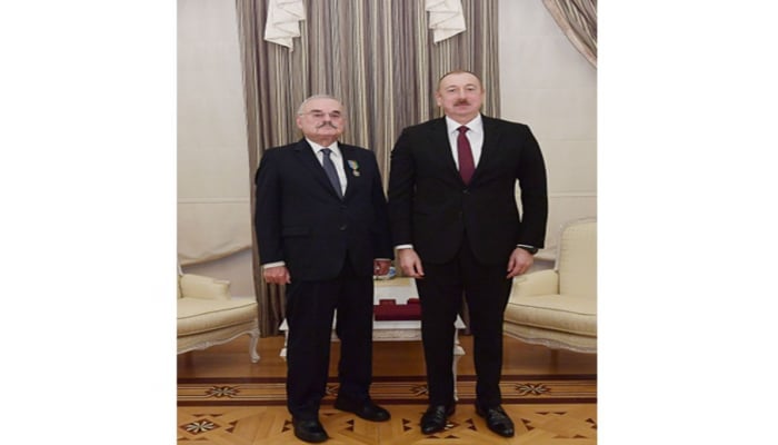 Президент Ильхам Алиев вручил Артуру Раси-заде орден "За службу Отечеству" 1-й степени