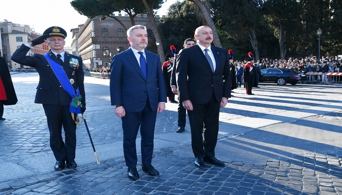 Prezident İlham Əliyev Romada naməlum əsgər abidəsini ziyarət edib