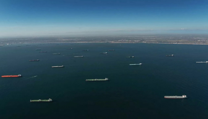 ABŞ sahillərində neft tankerlərinin anomal toplaşması qeydə alınıb