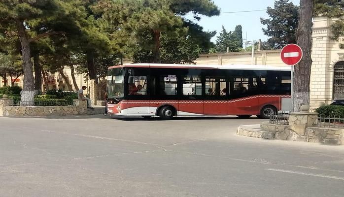 В Баку существует нехватка автобусов и водителей