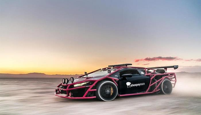 Bloqer Lamborghini Huracan modelini “ekzoskeletli ralli-kara çevirdi