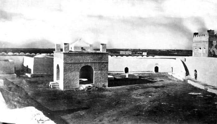 Атешгях: храм огня и монастырский комплекс