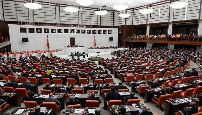 Турецких парламентариев проверяют на коронавирус