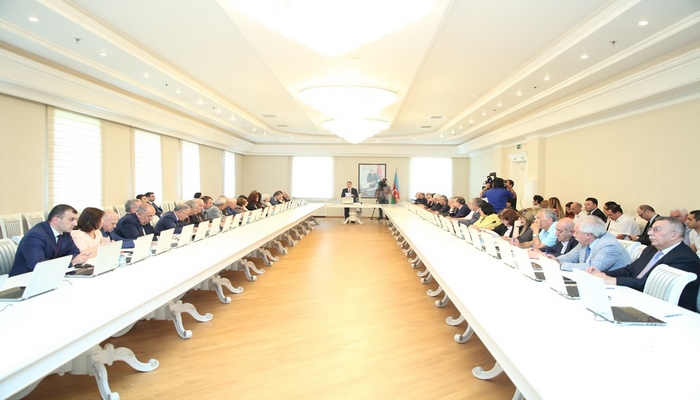 "Nəsimi humanizminin ümumbəşəri əhəmiyyəti"  mövzusunda məruzə dinlənilib