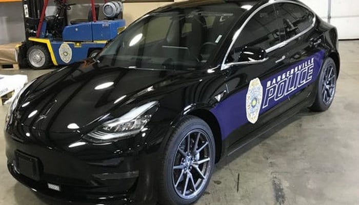 Tesla Model 3 Standard Range Plus - dünyanın ilk polis patrul elektromobili