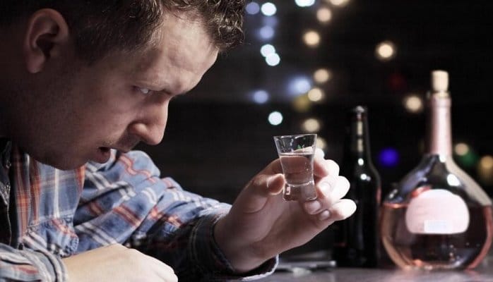 Spirtli içki qəbulundan sonra üz qızarmasına səbəb nədir? - Araşdırma