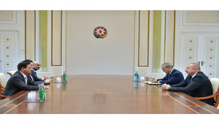 Президент Ильхам Алиев принял делегацию во главе с министром экономики ОАЭ