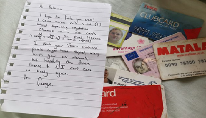 Kişi 10 il əvvəl oğurlanan pulqabını yiyəsinə qaytardı