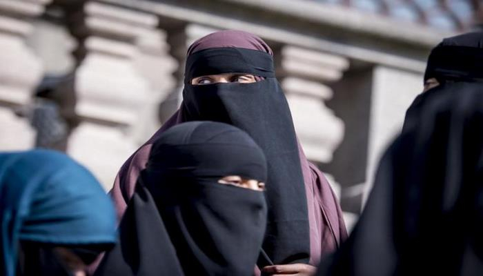 Tunisdə dövlət qurumlarında niqab geyinilməsi qadağan edilib