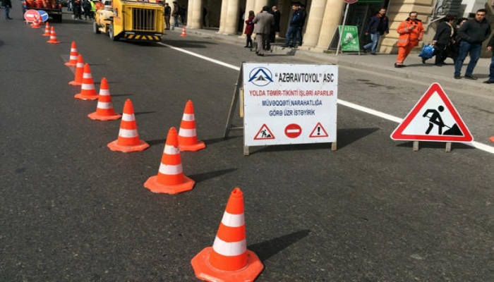 В Баку продолжаются работы по ремонту автодорог