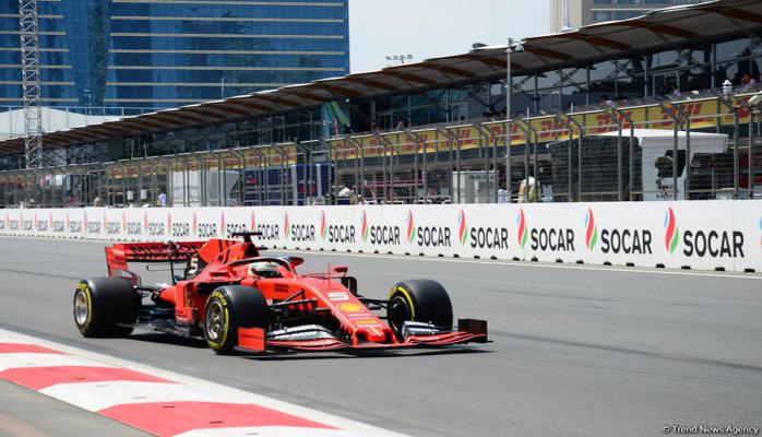 В Баку начинается второй день международных гонок Гран При Формулы 1