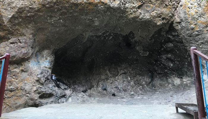 Dünyanın üç ölkəsində oxşarı olan "Əshabi-Kəhf" mağarası