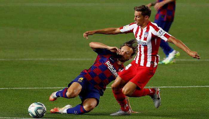 "Барселона" и "Атлетико" сыграли вничью в матче чемпионата Испании по футболу