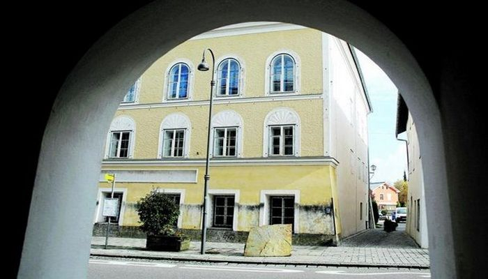 Hitlerin anadan olduğu ev polis bölməsi kimi fəaliyyət göstərəcək