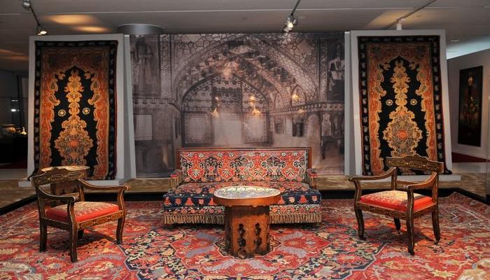 Sərgi maraqlı eksponatları ilə göz oxşayır