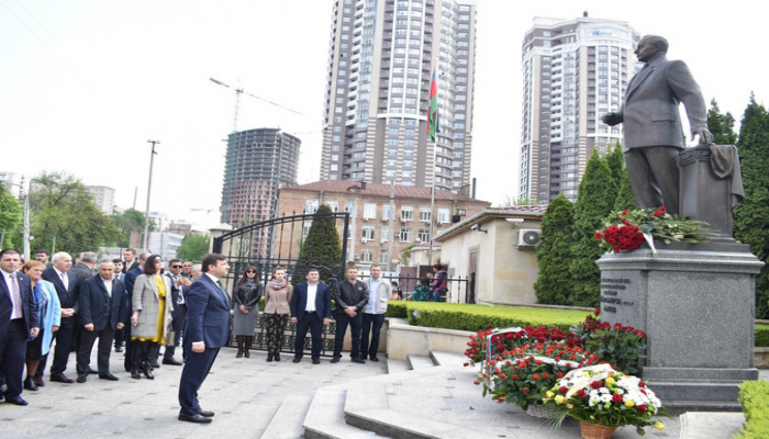 Kiyevdə Heydər Əliyevin adını daşıyan parkda anım tədbiri keçirilib