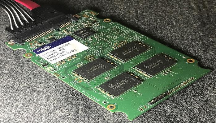Intel QLC NAND bazasında olan SSD prototipi 4TB həcmə malikdir