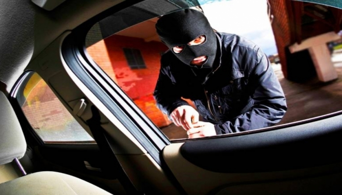 Hansı avtomobillərin qapısını bir dəqiqədən də az müddətə açmaq mümkündür