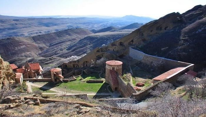 “Azərbaycan Gürcüstanla sərhədi bağlamalıdır” - Deputatlardan sərt çıxış