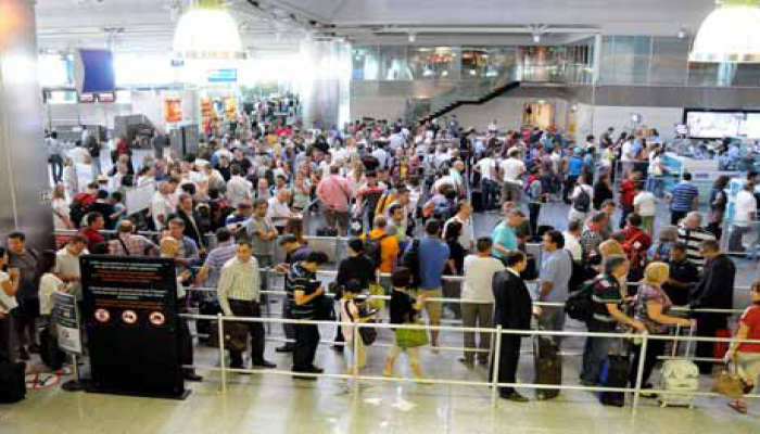 Kompüter sisteminin çökməsi Fransada aviasiyanı iflic etdi