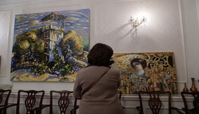 Böyük Britaniyada azərbaycanlı rəssamların əsərləri nümayiş olunub