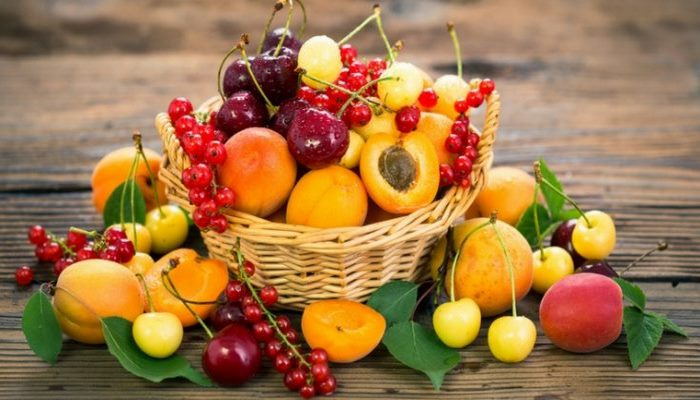 Yay meyvələrində hansı vitaminlər var?