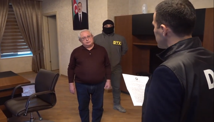 DTX Neftçalada vəzifəli şəxslərin tutulmasının görüntülərini yaydı - Anbaan video