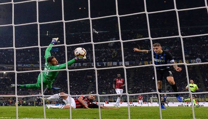 "Интер" вырвал победу в дерби с "Миланом", забив гол в компенсированное время