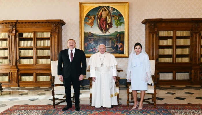 İlham Əliyev və Mehriban Əliyeva Vatikanda Papa Fransisk ilə görüşdü