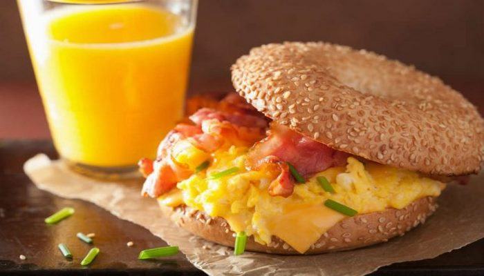 “Fast food” menyusuna süni yumurtalı qidalar əlavə olunub