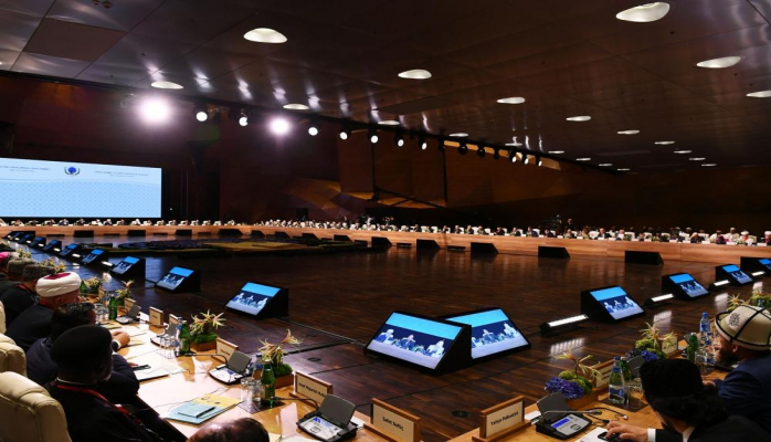 II Бакинский саммит религиозных лидеров мира продолжил работу в пленарных заседаниях