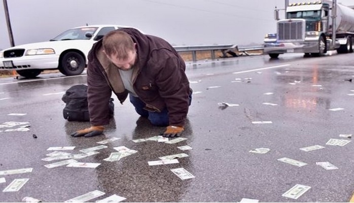 ABŞ-da “dollar yağışı” yağdı