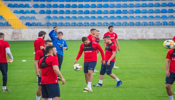 Nikola Yurçeviç toplanışa 8 futbolçu ilə başlayacaq