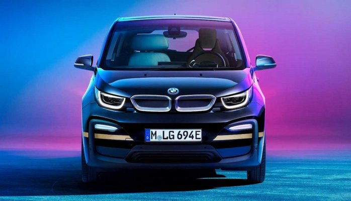 BMW i3 modelini ofisə çevirib