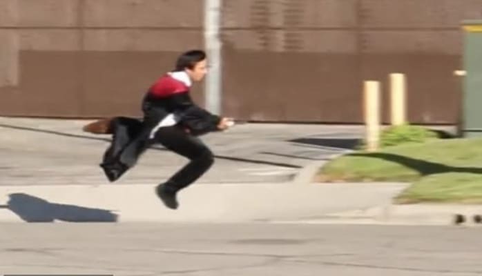 Sehrbaz süpürgədə “uçmağın” sirrini açdı