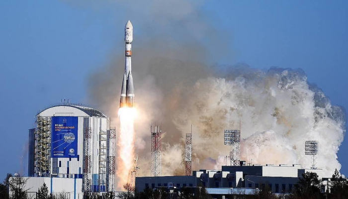 Ракета "Союз-2.1а" с пилотируемым кораблем и роботом "Федором" стартовала с Байконура