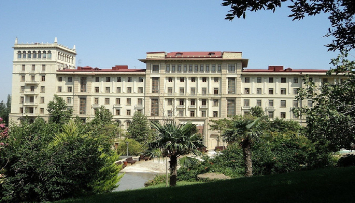 В Азербайджане вступило в силу решение о продлении карантинного режима